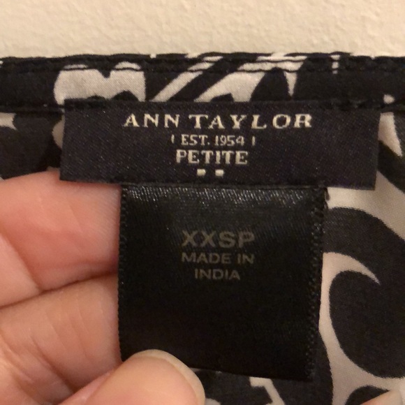ANN TAYLOR Petite Print Notched Neckline Blouse - Picture 2 of 6